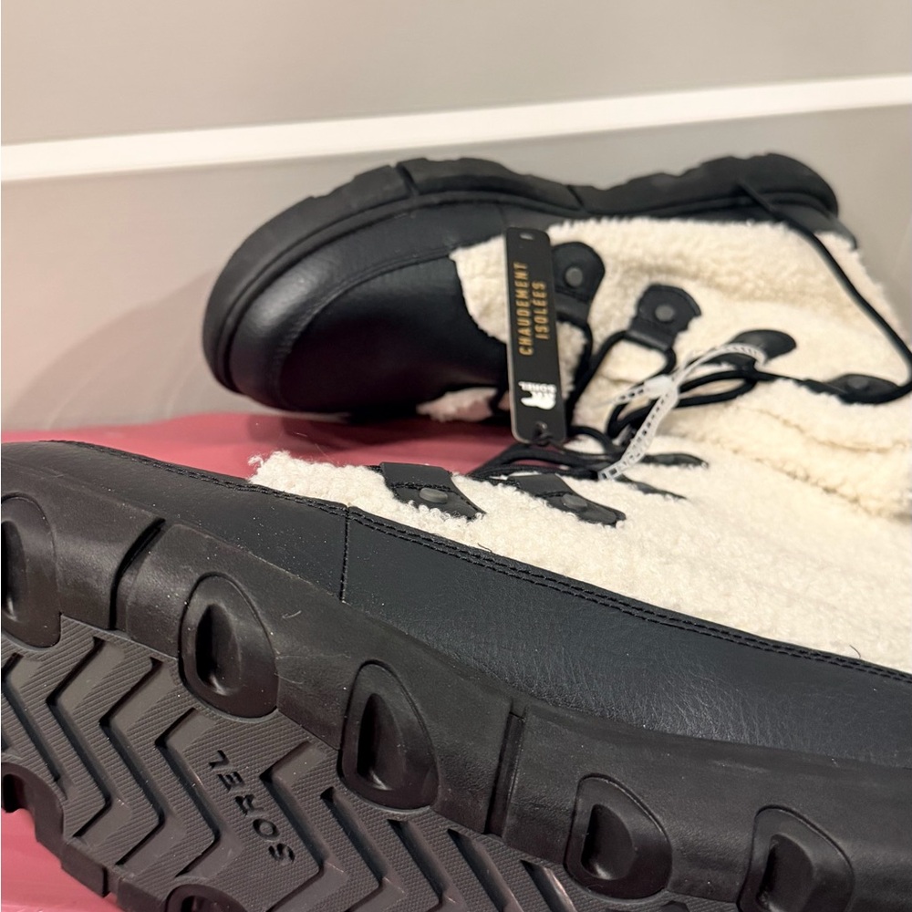 Sorel Black and White Fleece-Lined Boots - Picture 4 of 4